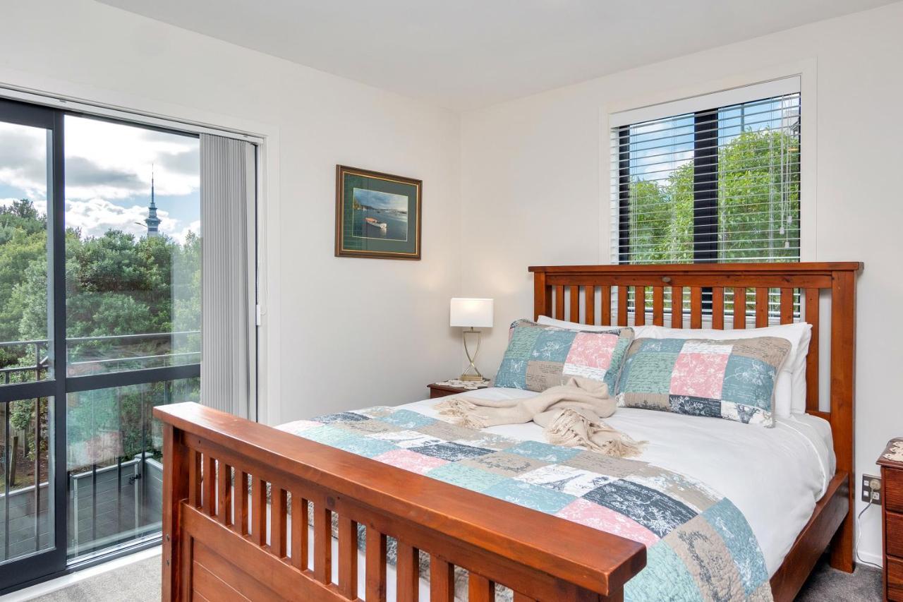 Greenwich Townhouse With Parking And Air-Con Оукланд Екстериор снимка