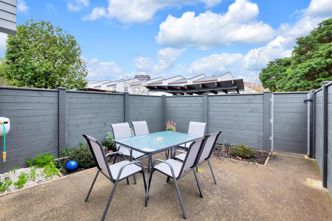 Greenwich Townhouse With Parking And Air-Con Оукланд Екстериор снимка