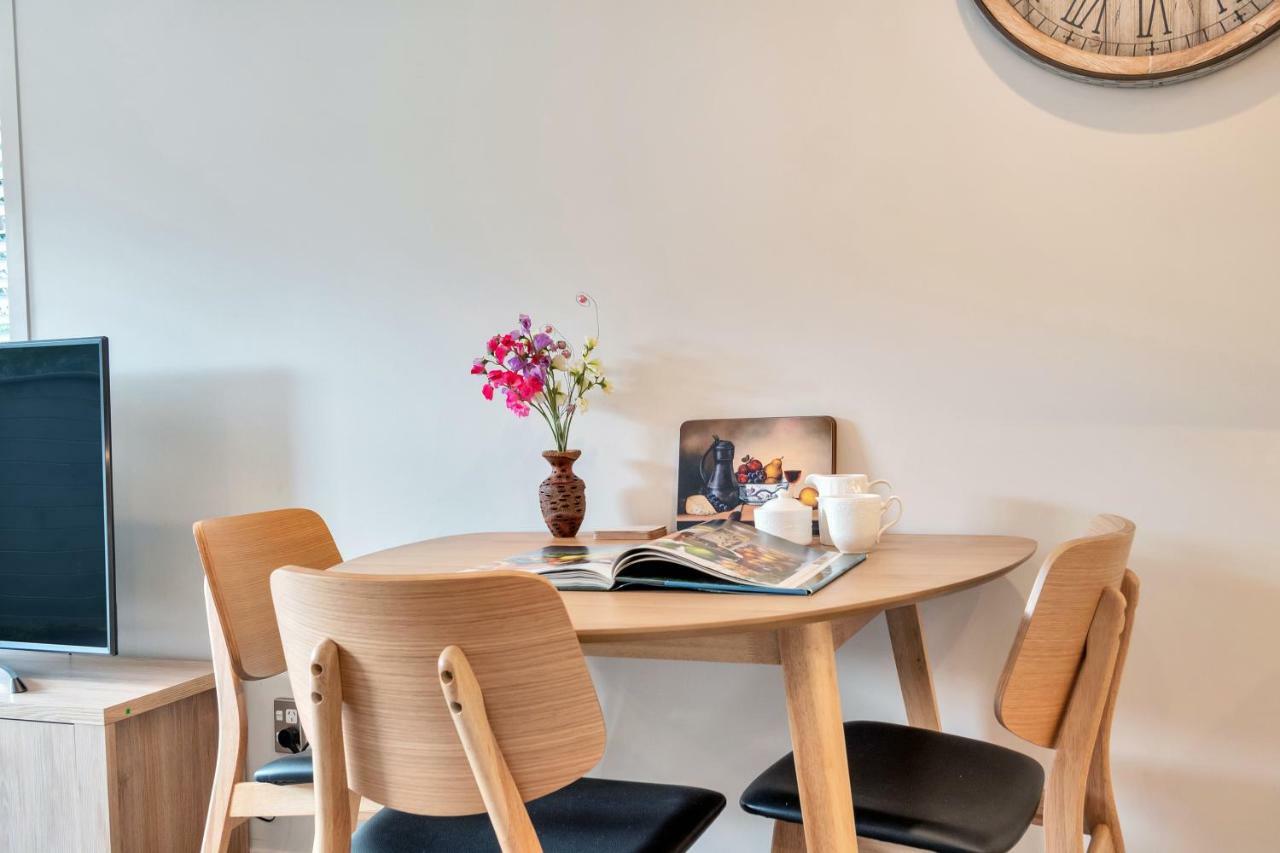 Greenwich Townhouse With Parking And Air-Con Оукланд Екстериор снимка